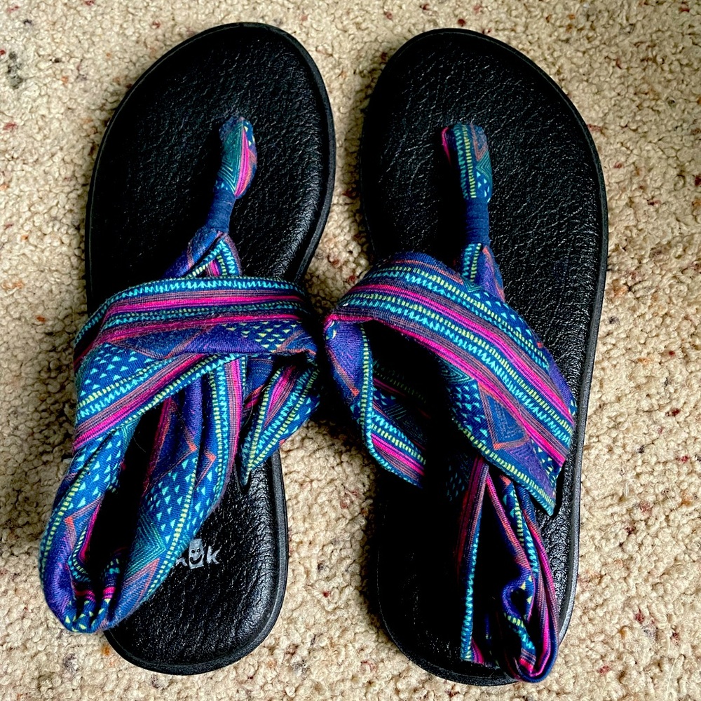 Sanuk sandals, size 8